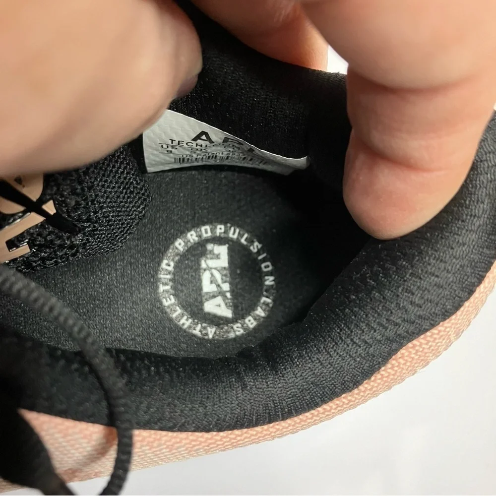 APL Techloom Pro sneakers knit sneakers‎ peach black white size 8
